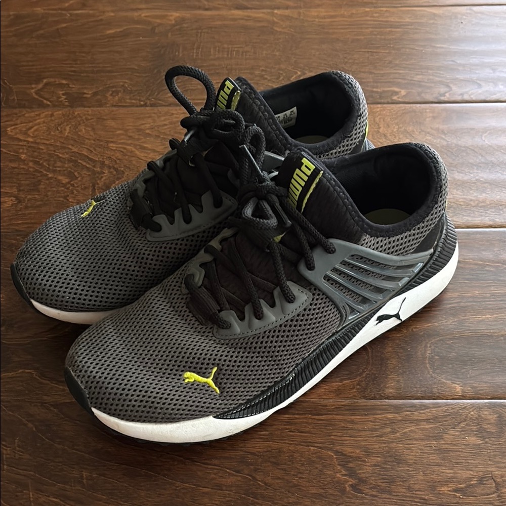 PUMA Mens Pacer Future Classic Pop Running Sneakers Shoes
